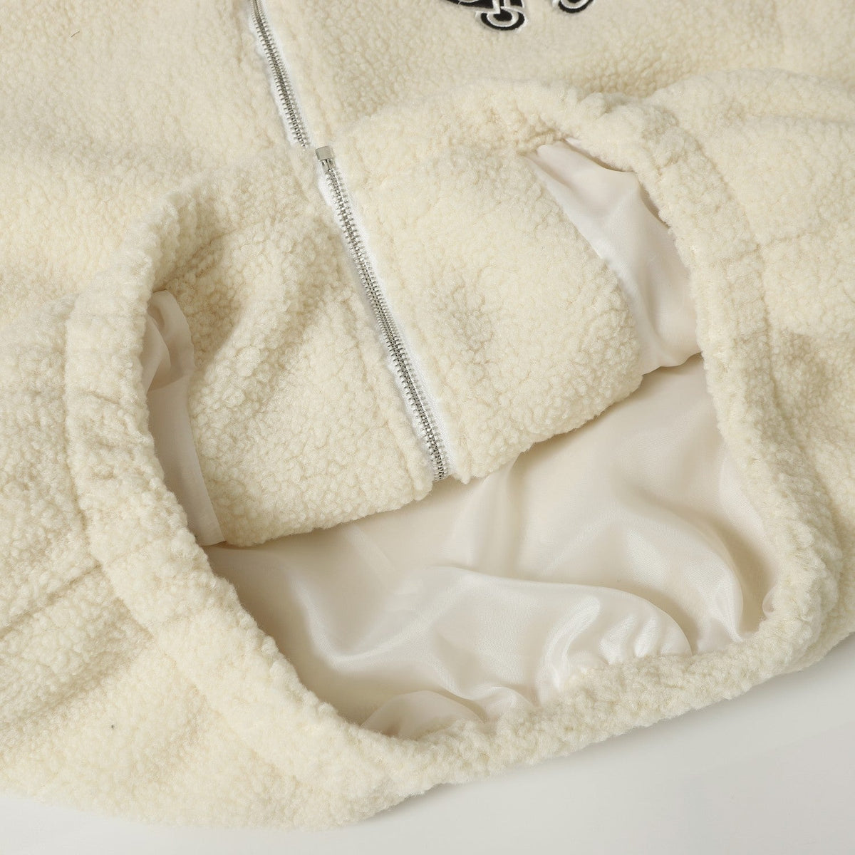 크롬하츠 말발굽 자수 셰르파 재킷 - 블랙 크림 고딕 코트 825 